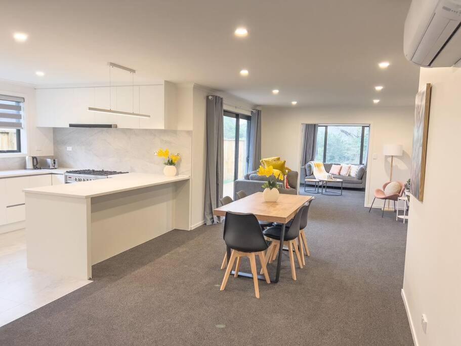 Rotorua Sunshine Brand New 4 Bedroom House Eksteriør bilde